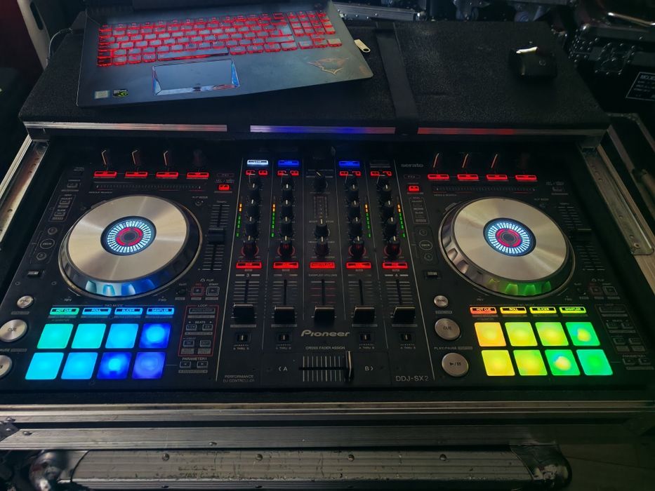 Consola dj pioneer sx2 cu case făcut pe comanda
