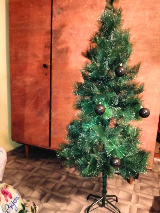 Продам ёлку 150 см!!!