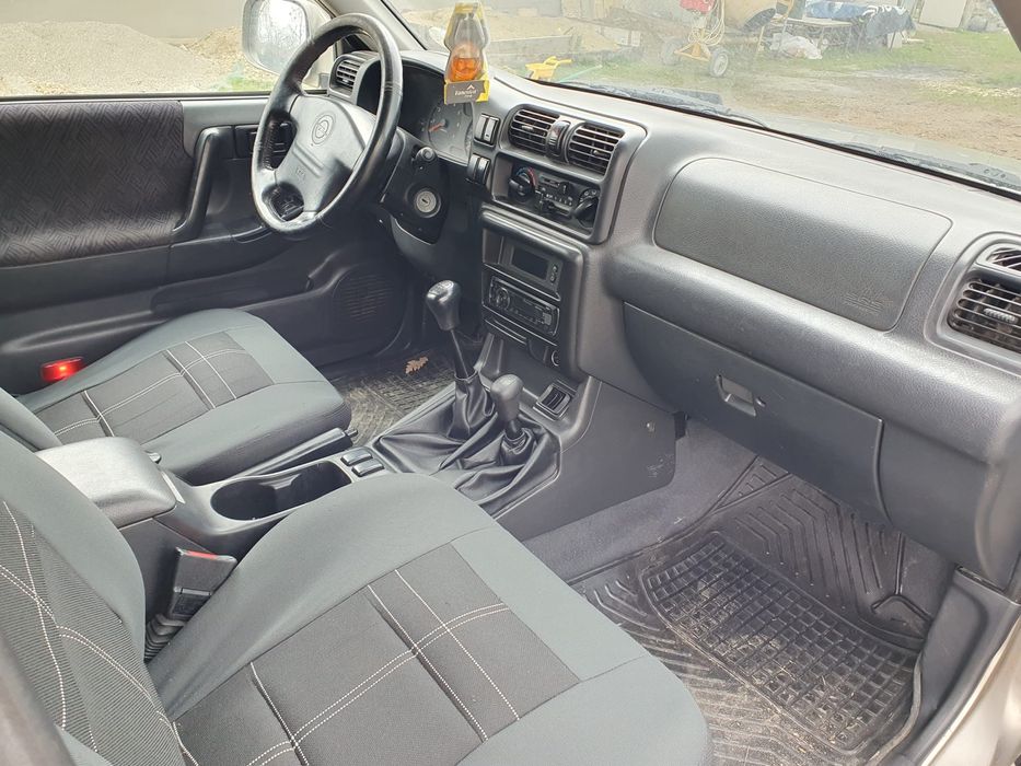 Vand Opel Frontera anul 2000