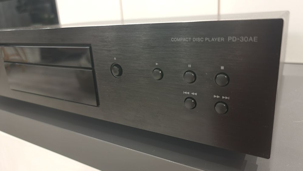 Compact disc player Pioneer  PD -  30 AE