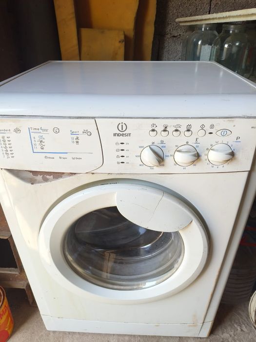 Стиральная машина indesit б/у на запчасти