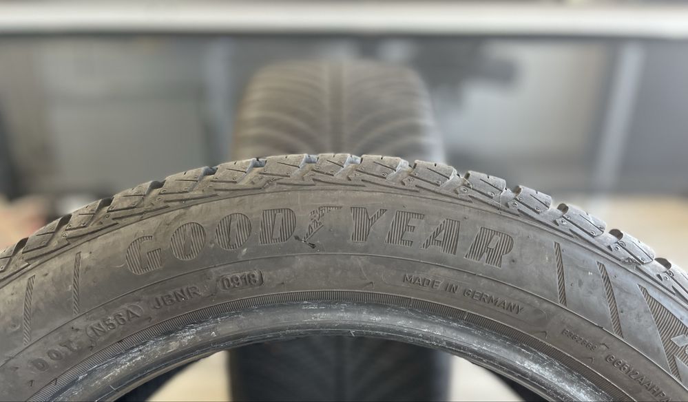 Всесезонни гуми 215/50/17 GoodYear