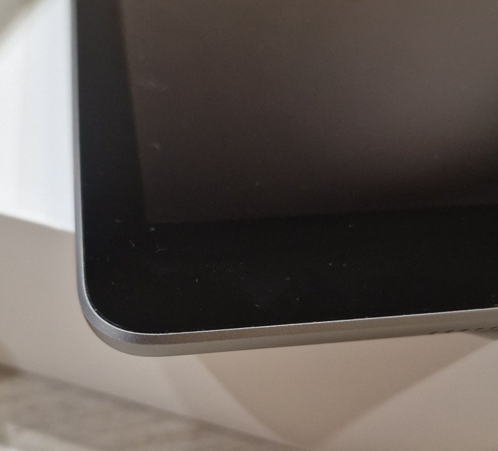 Таблет, ipad 6 - та генерация, 32gb