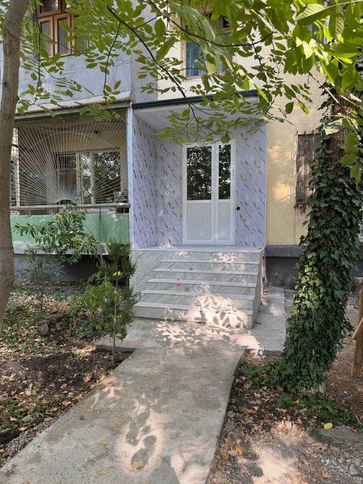 СРОЧНО !! Продаётся нежилой квартира в Яшнабаде 1/1/4 ( 15 кв/м )