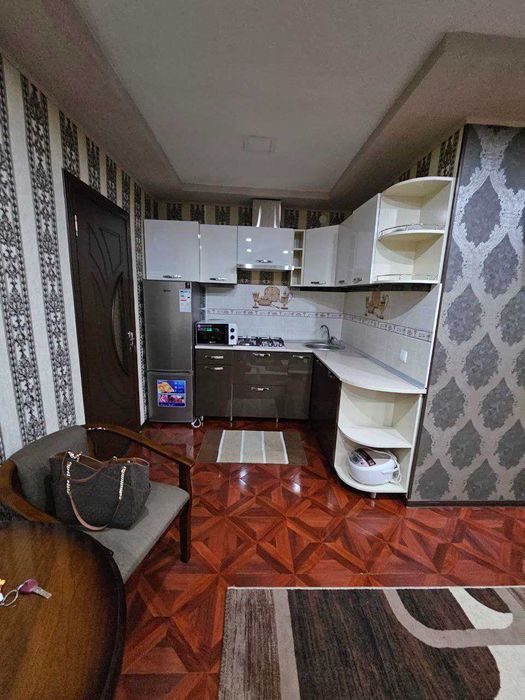 Аренда. Лабзак. 1в2-комнатная 
Ц-13, 1в2/3/4, 45 м2