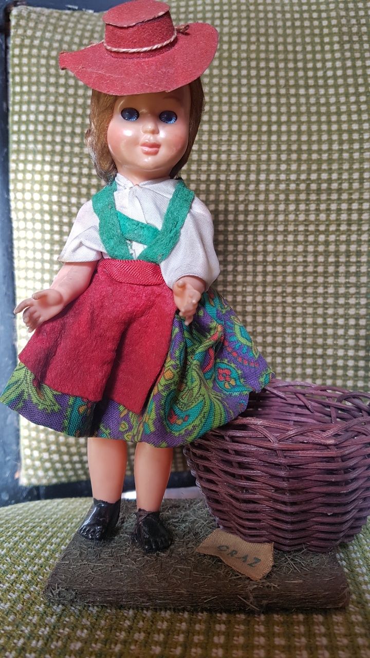 Колекционерски стари австрийски кукли
