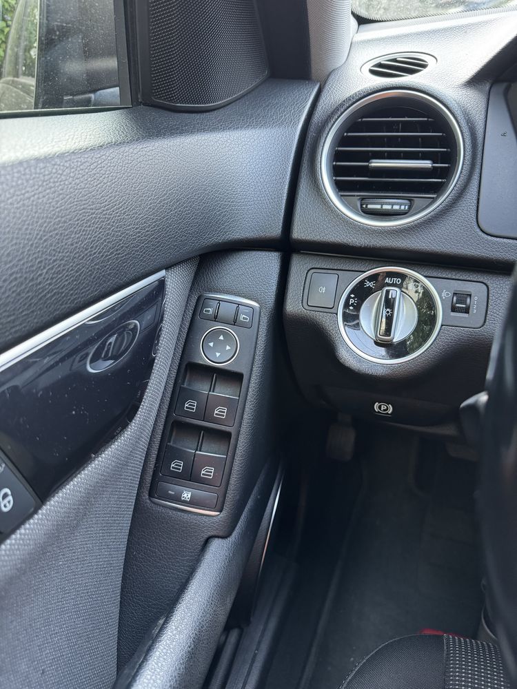 Vând Mercedes C 180 CDI