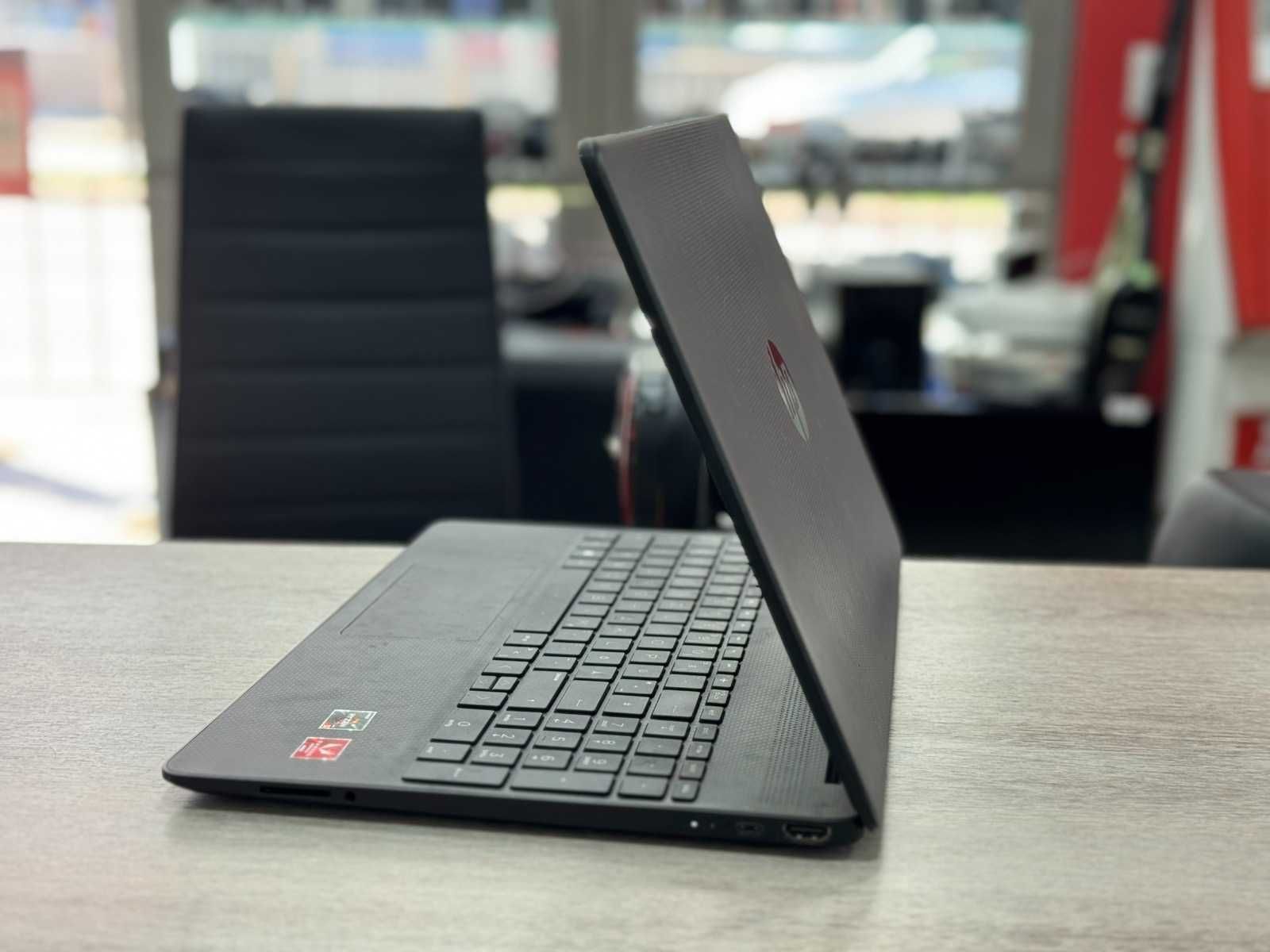 Лаптоп HP 15S- AMD Ryzen 5 3500U 8GB Ram