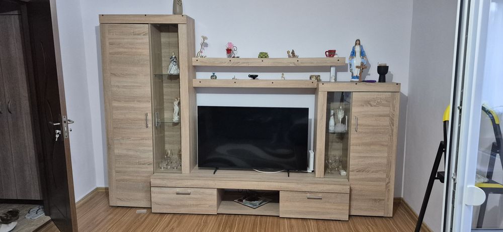 Vând mobilă de living