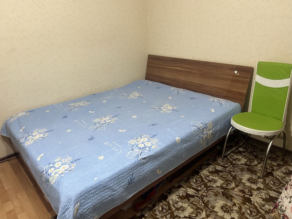 Продам спальный гарнитур