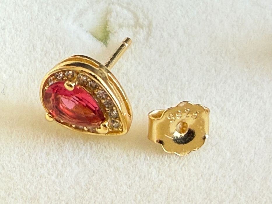 Чисто нови сребърни обеци със златно покритие