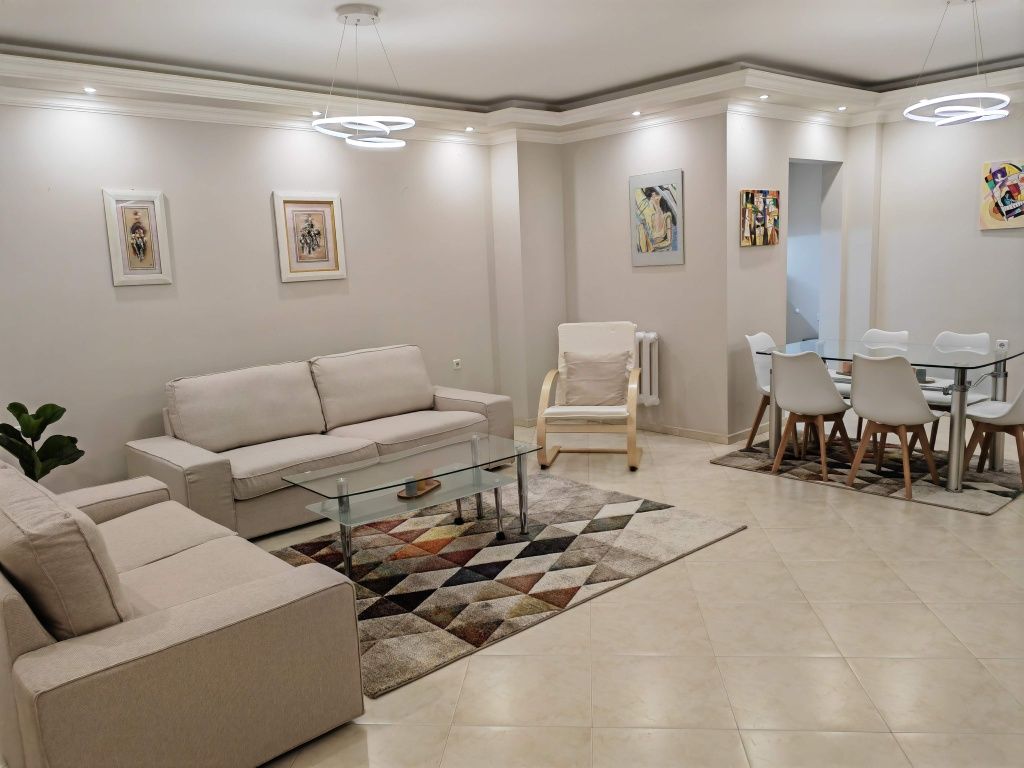Дава се под наем Тристаен апартамент в София, Красно село - 125 кв.м за 800 € - Снимка #2