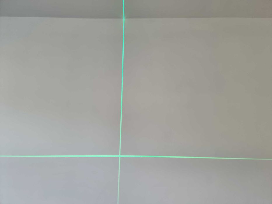 Dewalt лазерен нивелир зелен