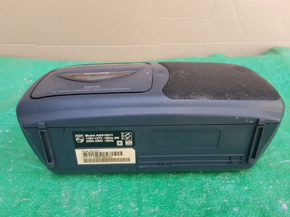 Radio Casetofon Philips  vechi model  AQ 4150, made in Holland