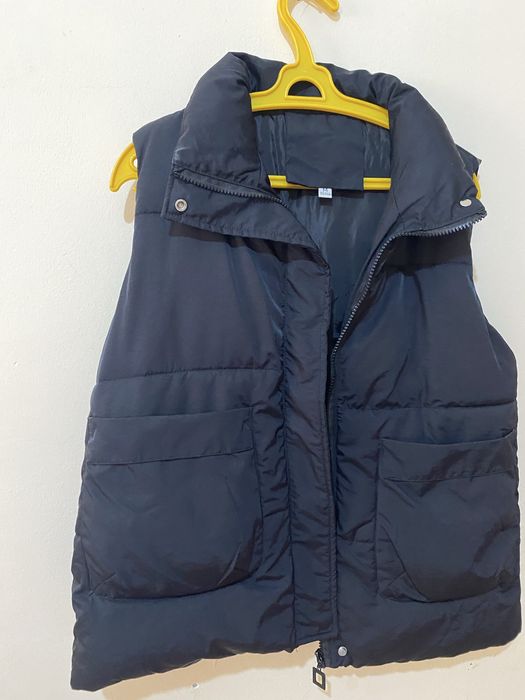 Срочно  безрукавку  продам  продам .