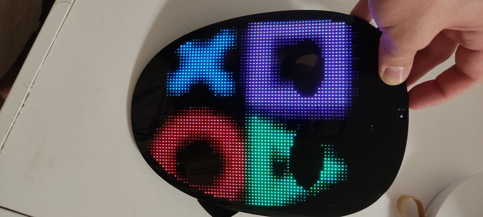 Halloween rgb art led маска с вградени анимации.