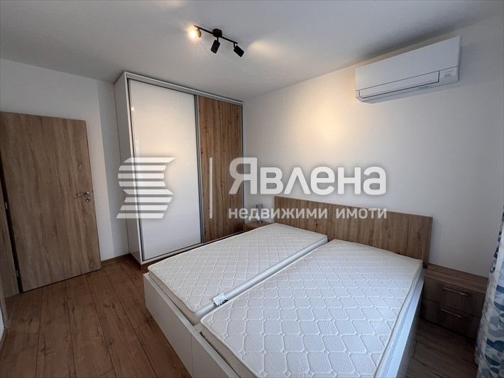 Чисто нов с гараж и/или ПМ до метро станция