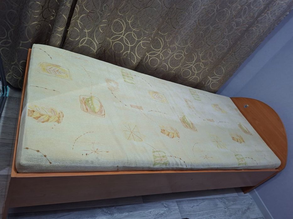 Продам кровать односпальнюю