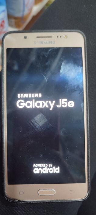 Samsung J5 в идеальном состоянии