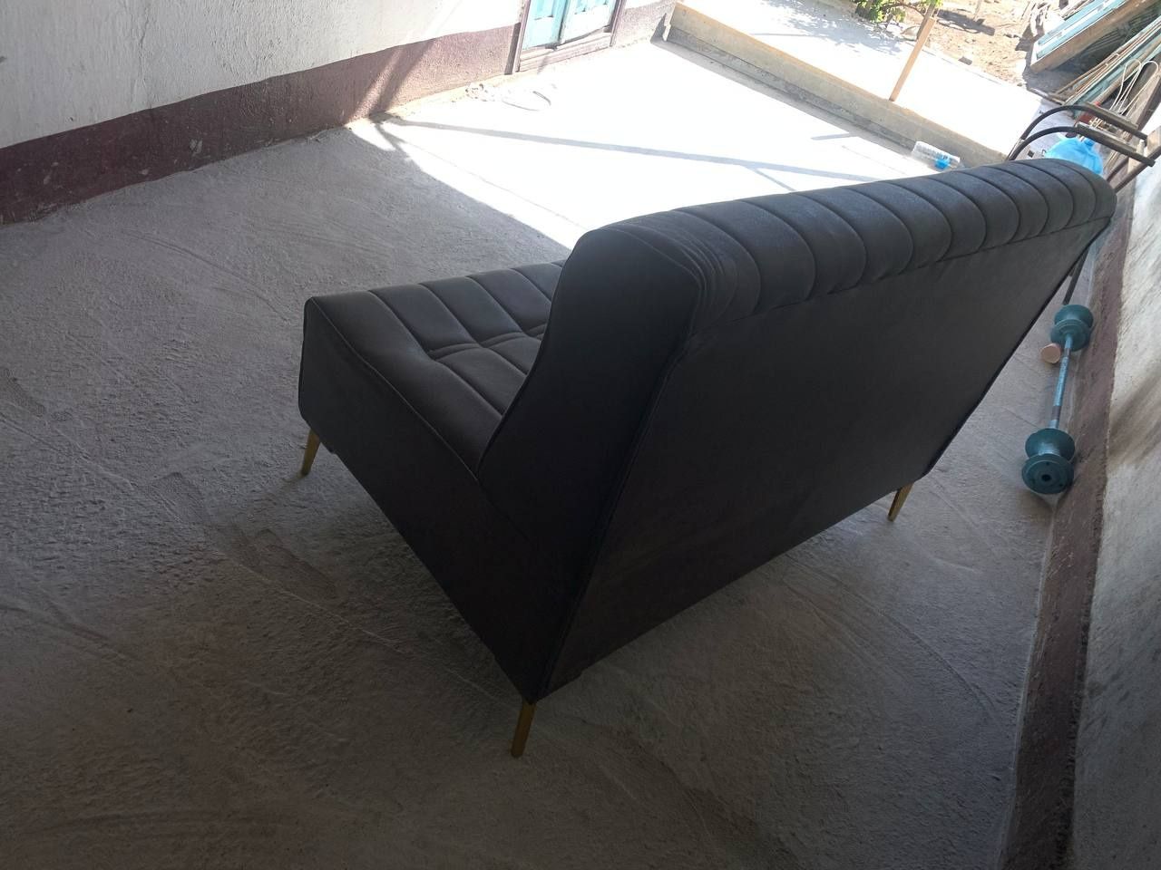 Sotiladi kafe uchun divan
