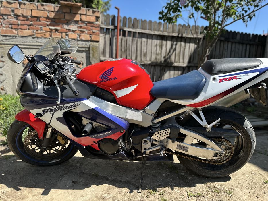De vânzare: Honda CBR900RR – 51.000 km
