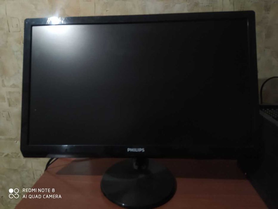 Продам монитор 24 Philips ,только ножка не отстёгивается.