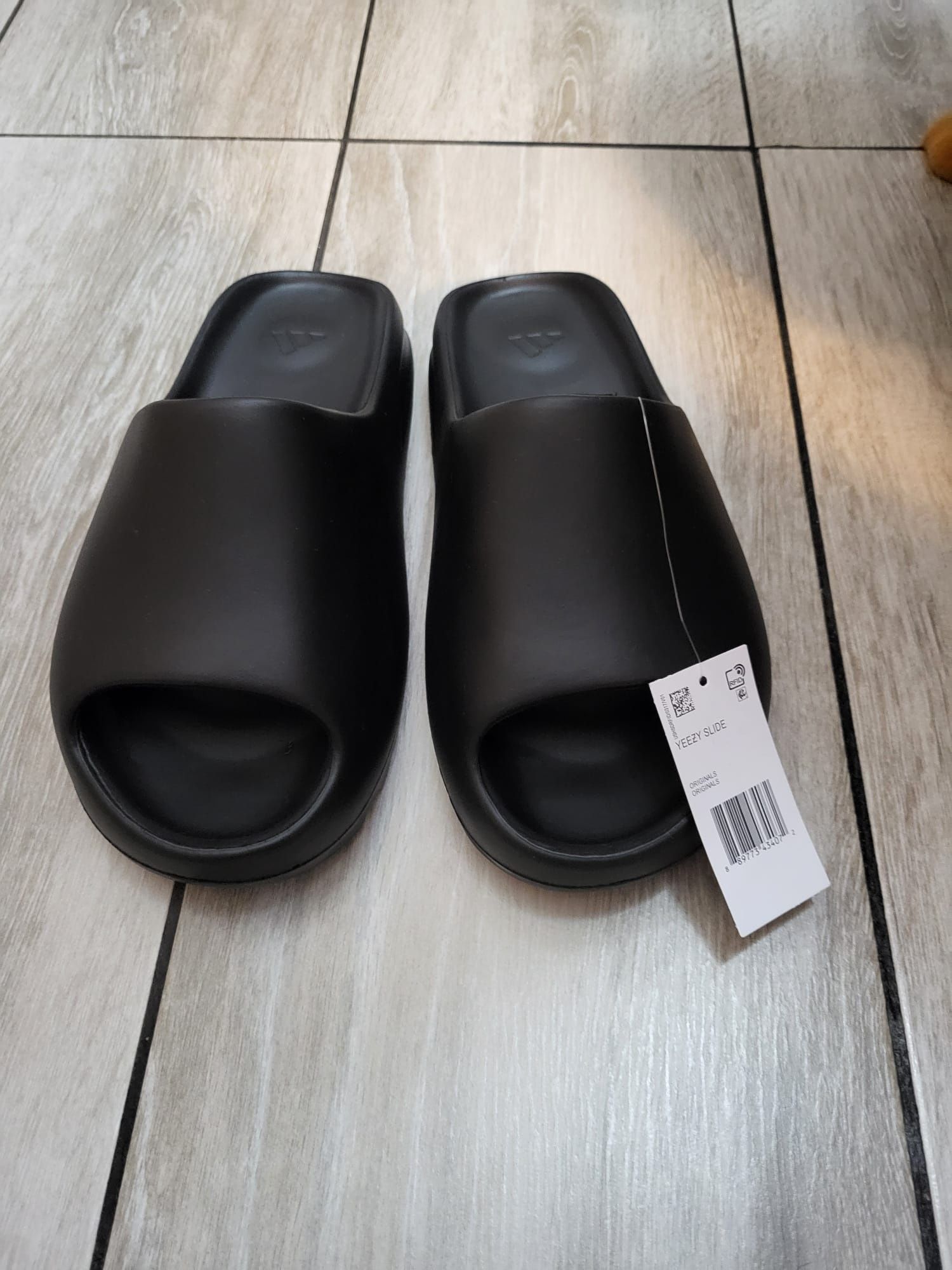 Yeezy Slides  marimea 43  1/3