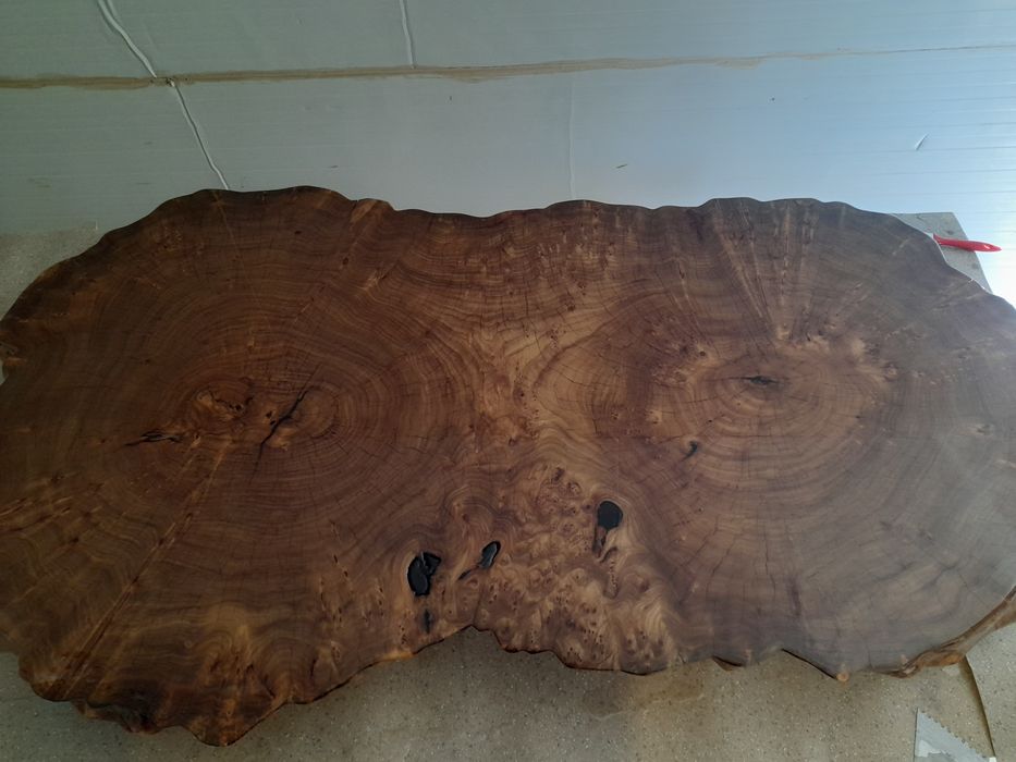 Дизайнерски маси и плотове