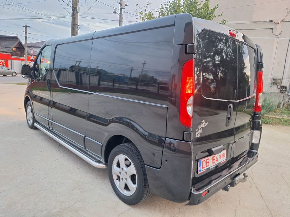 Renault Trafic Black Edition