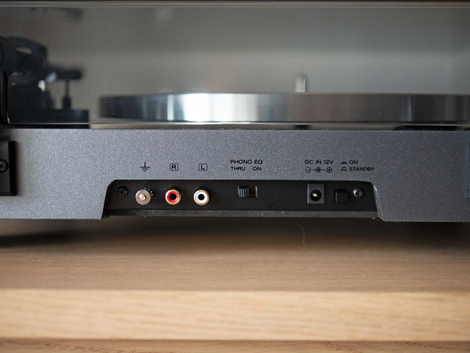 Продавам грамофон Elac Miracord 50