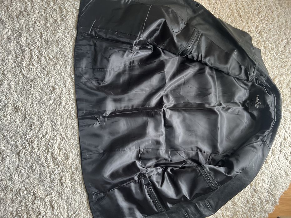 Geaca  bărbătească din piele naturală, nouă. Mărimea L.