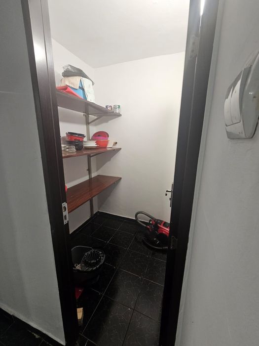 Inchiriez apartament 3 camere