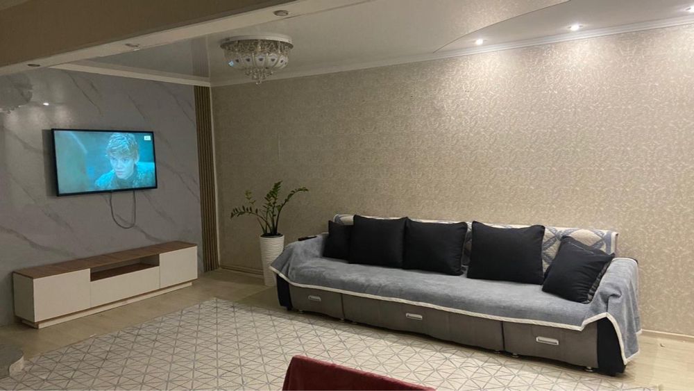 Красивая шикарная Люстра