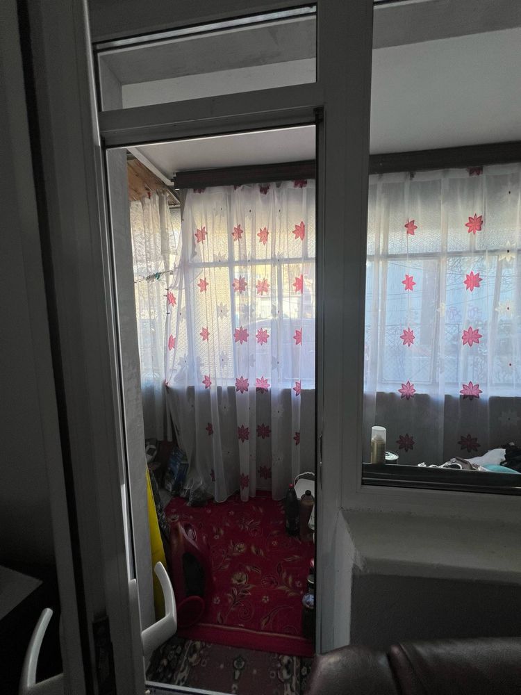 vand apartament cu 2 camere in zona centrala