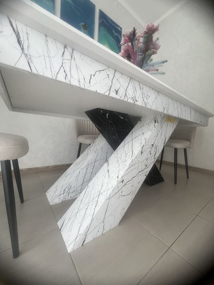 Продам новый стол