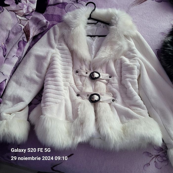 Blanita alba foarte eleganta