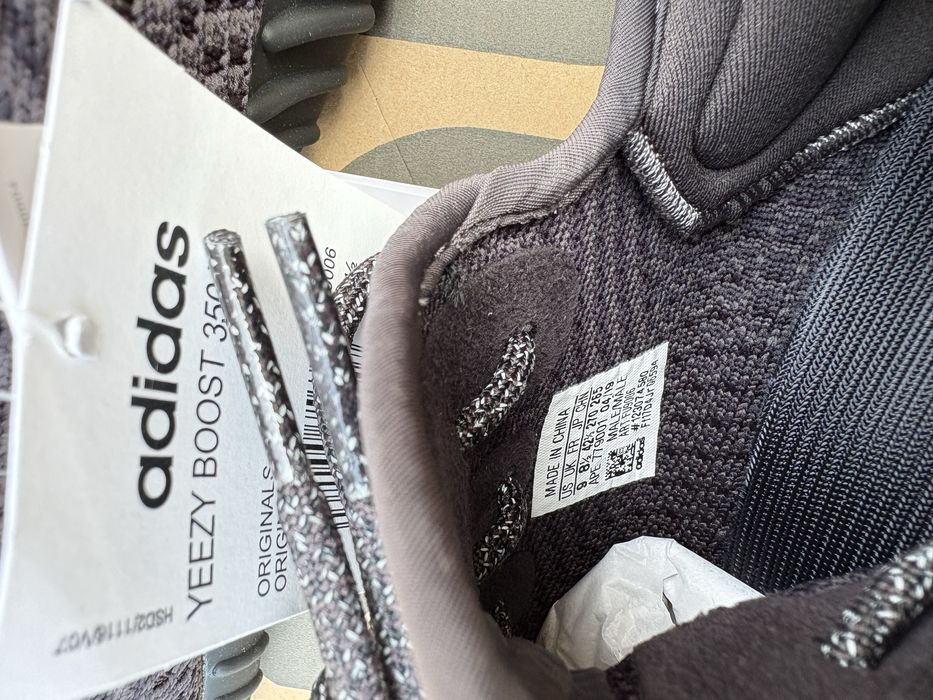 Yeezy Boost 350 V2 Static Black marimea 42,5