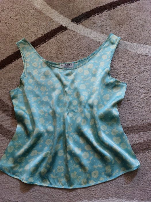 Top fin, o mangaiere pe piele, satin de matase naturala 100%