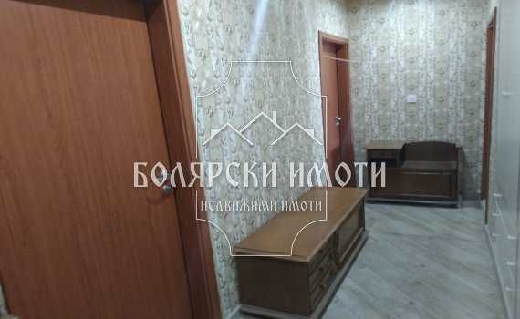 Тристаен апартамент в Колю Фичето