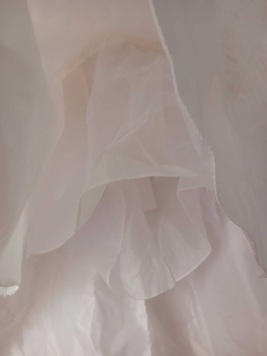 Страхотна нова бяла рокля с перли- 3-4 год 110см