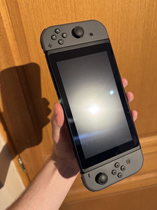 Nintendo switch la cutie + accesorii + mario kart 8 deluxe