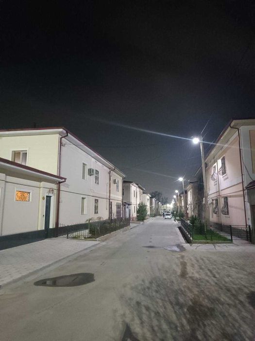 Учқаҳрамон постдан 1 км  1 km 4 sotix + 2 sotix zaxvat