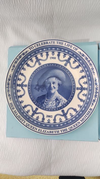 Чудесни британски колекционерски порцеланови чинии