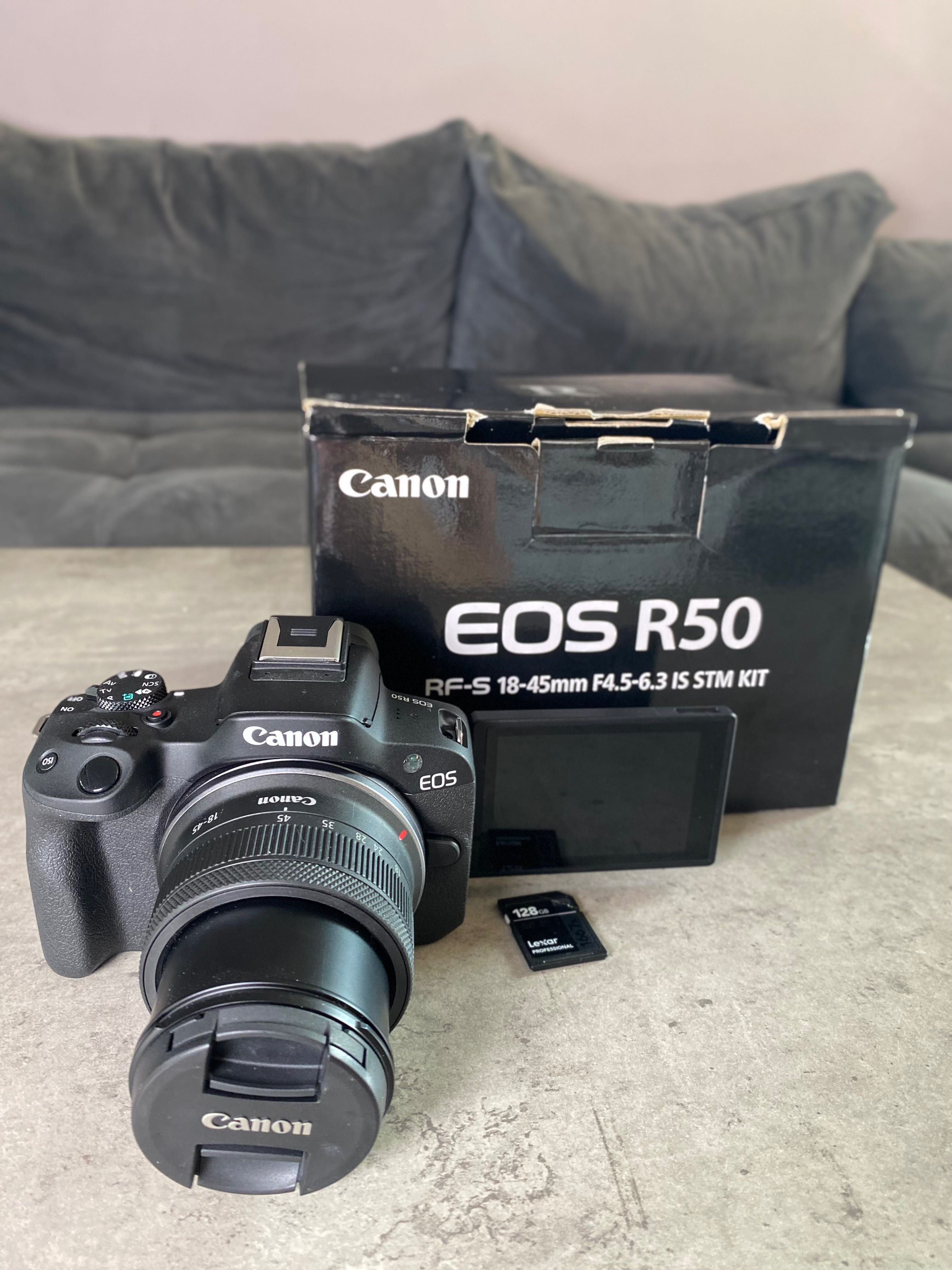 Фотоапарат Canon EOS R50