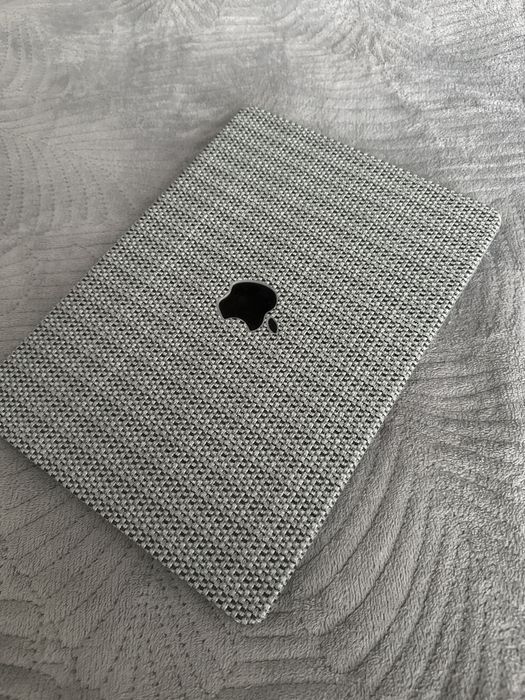 Продам Macbook air, М2, 2022