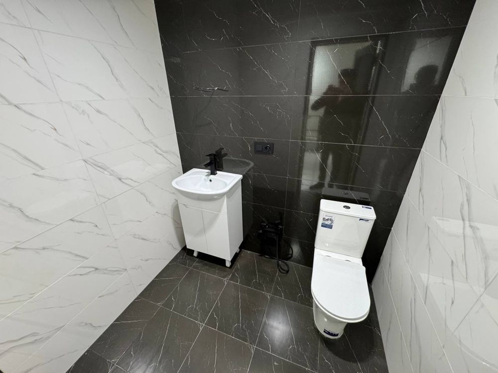 Новомосковская 75м2+140м2 Нежилое продаётся