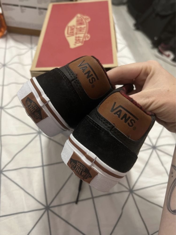 Vans Chapman Mid noi nepurtati