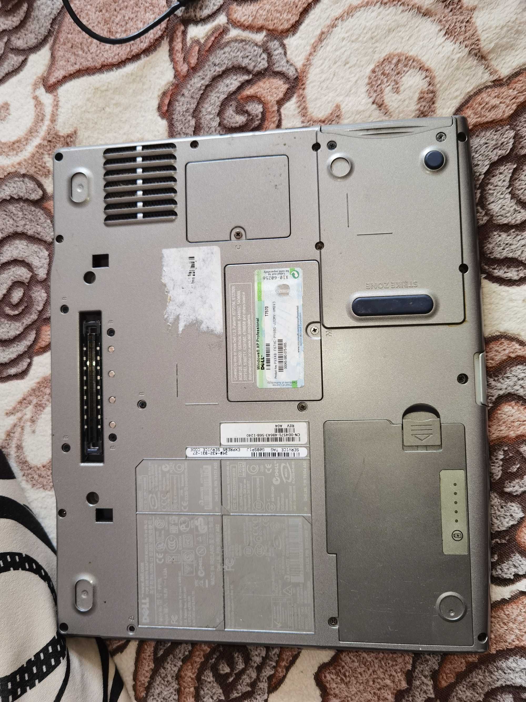 Лаптоп DELL стар модел