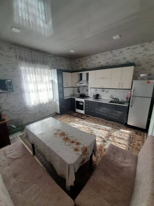 Район: Тошкент тумани 
Кўча:  Ширибом мости 
Хоналар сони: 5 
Майдони: