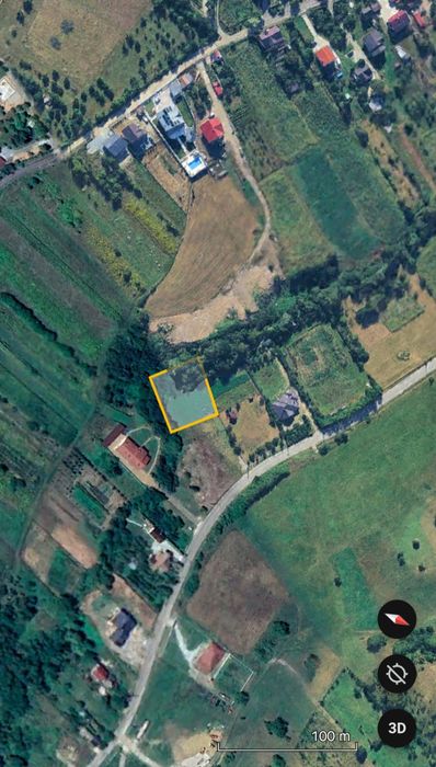 Teren Intravilan Strada Ghinzii langa asfalt.